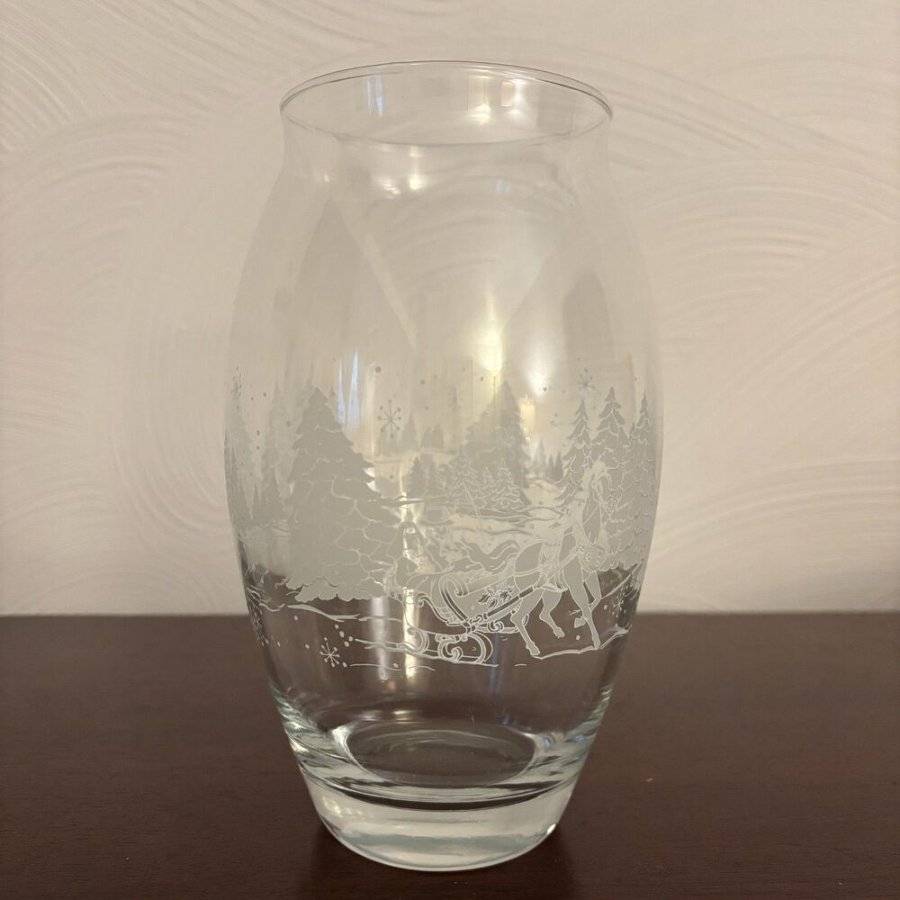 Avon 1998 President's Club Holiday Gift Glass Vase Etched Sleigh Ride Scene NIB